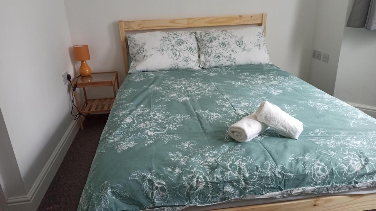 Bright, Chilled Ensuite Db Room In A Shared Flat! ロンドン エクステリア 写真