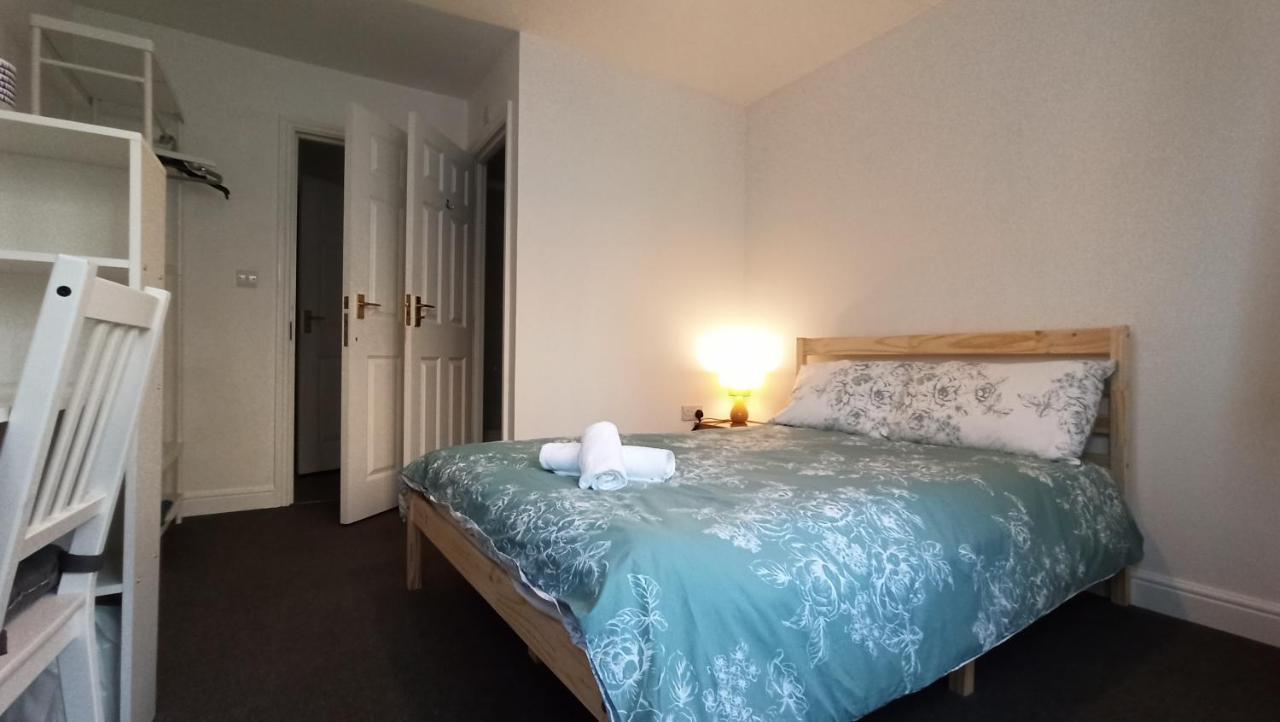 Bright, Chilled Ensuite Db Room In A Shared Flat! ロンドン エクステリア 写真