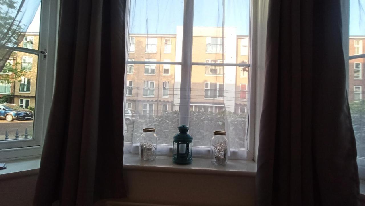 Bright, Chilled Ensuite Db Room In A Shared Flat! ロンドン エクステリア 写真